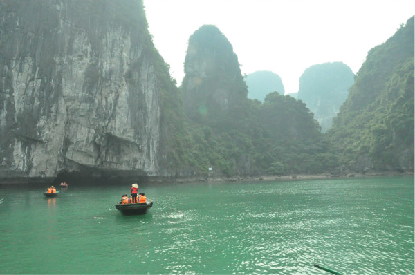 下龍灣最新絕美游記，探索蔚藍(lán)海域的奧秘?