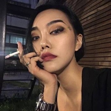 最新美女紋身圖案，時(shí)尚潮流中的個(gè)性表達(dá)