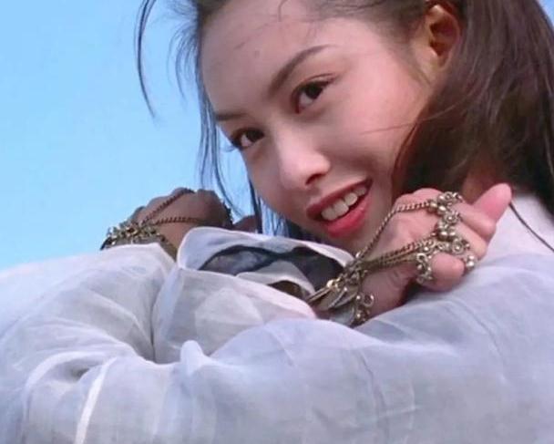 朱茵2025最新照片，公眾視角下的觀點碰撞與個人立場展現(xiàn)