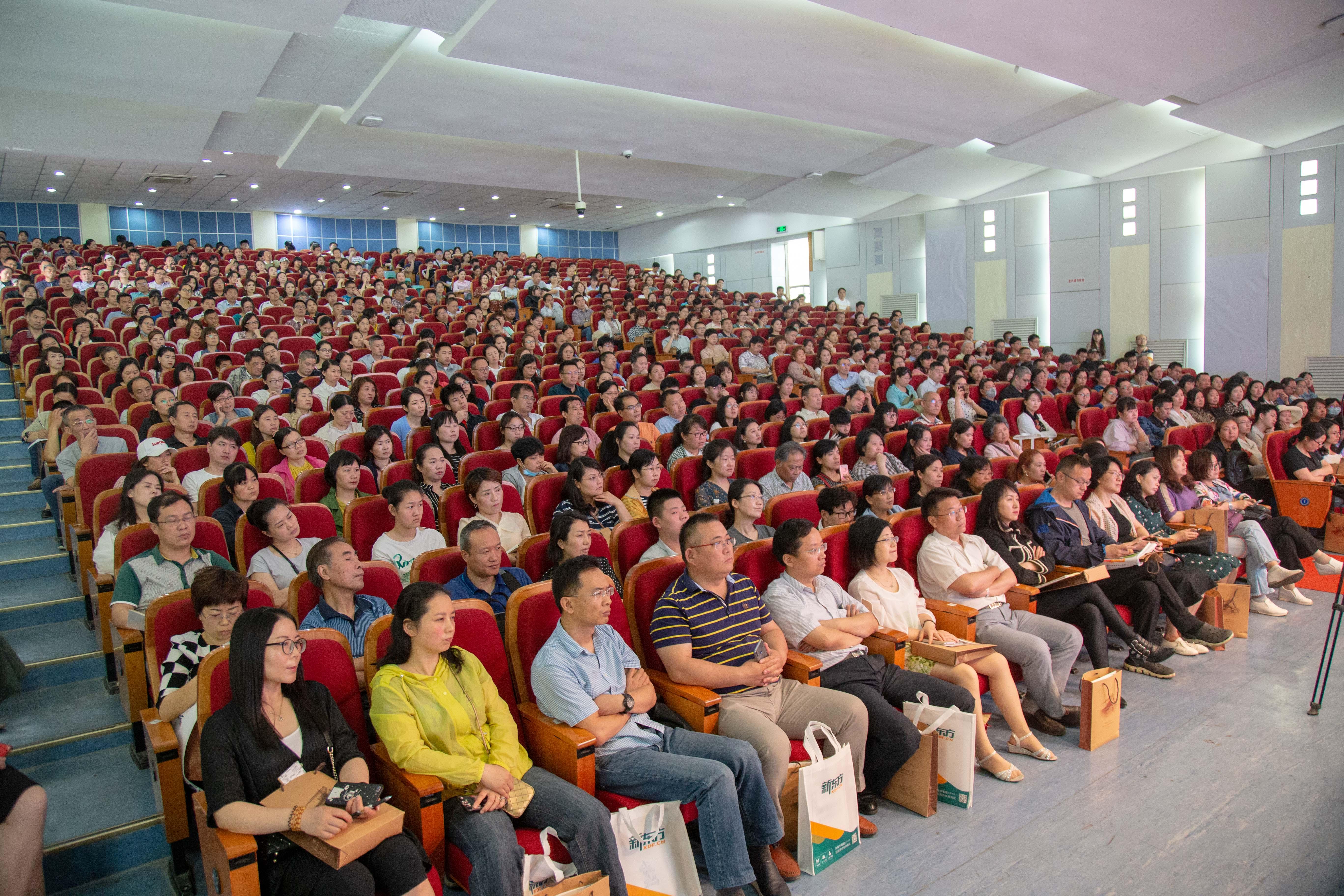 最新直播熱潮，變化中的學(xué)習(xí)，自信與成就的力量