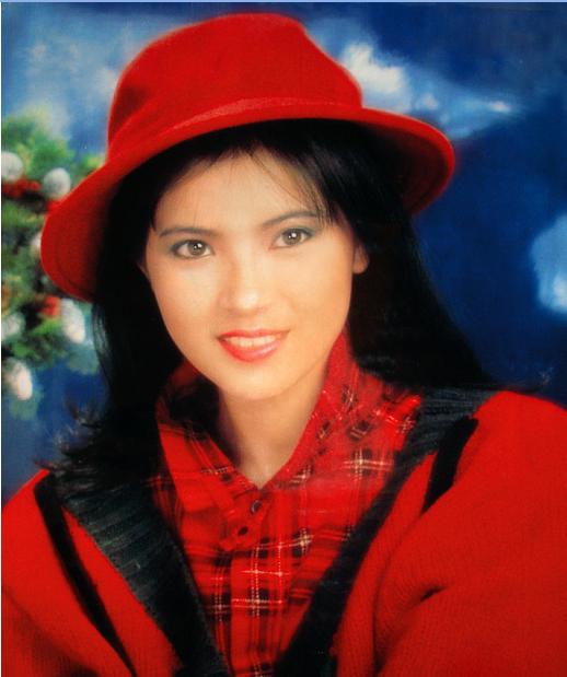 藍潔瑛最新視頻，小巷深處的美食探秘之旅