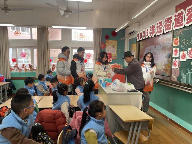 上海最新上課，時(shí)代背景下的教育革新探索