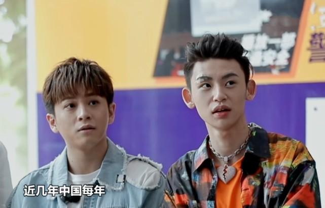 小鬼最新綜藝節(jié)目，青春風(fēng)暴背后的背景、事件與影響力