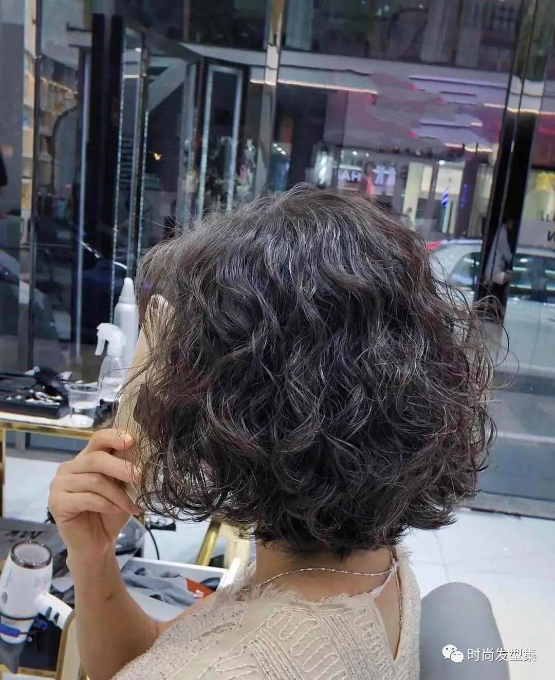 時尚潮流新選擇，最新造型燙燙發(fā)引領(lǐng)潮流風(fēng)向標(biāo)