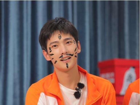 王鶴棣最新商務(wù)，展現(xiàn)變化的力量與自信成長的旅程