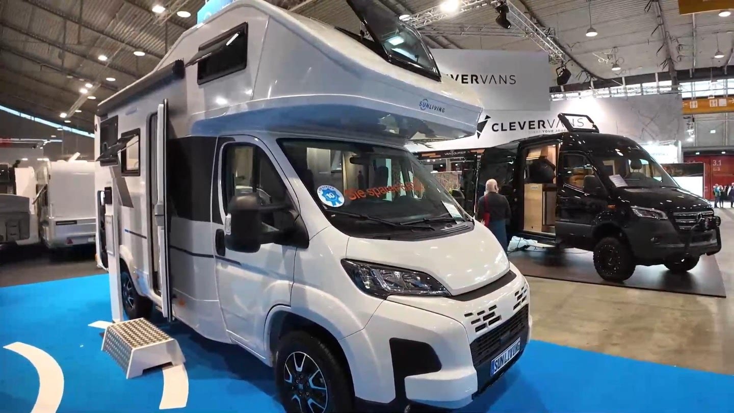 探索小巷中的驚喜，揭秘最新款房車發(fā)布，帶你領(lǐng)略未來生活新體驗