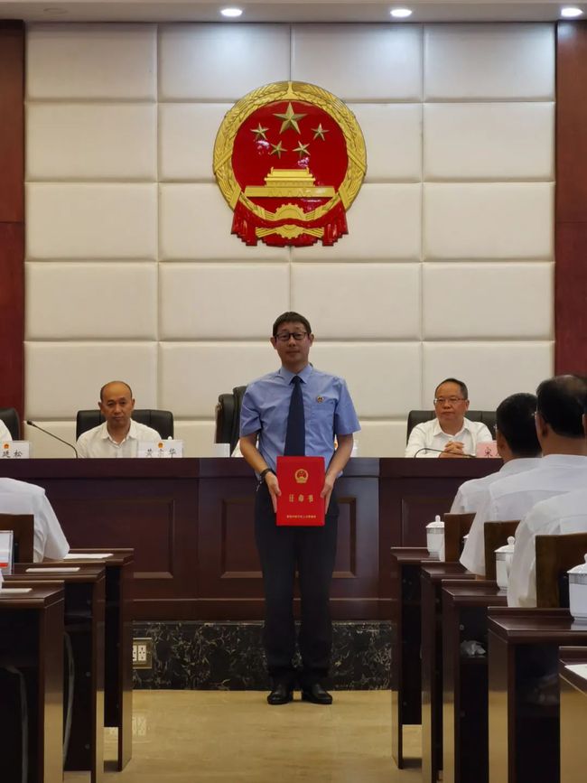 張宇新引領(lǐng)科技革新，揭秘其最新任職與高科技產(chǎn)品新動(dòng)向