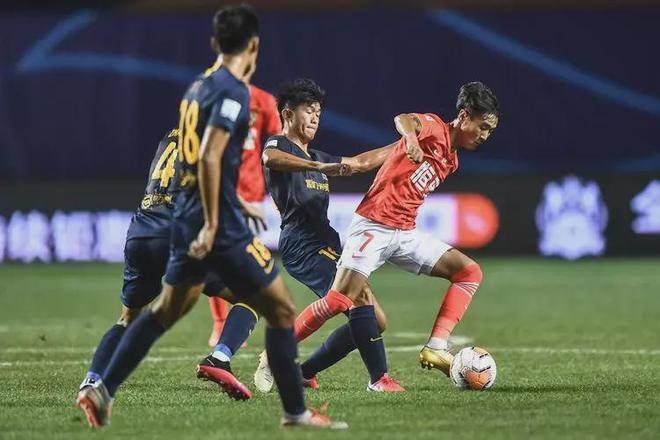 恒大足球最新動態(tài)及相關(guān)論述綜述