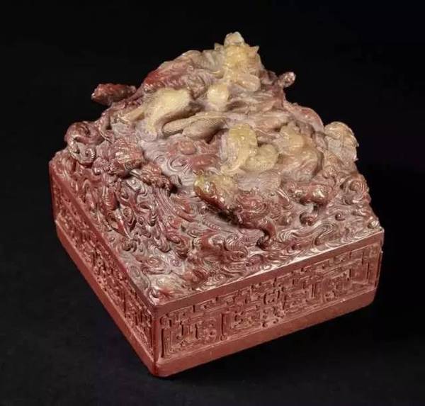 時代之光下的璀璨明珠，最新款寶雕亮相！